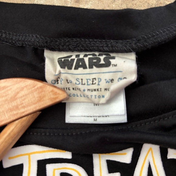 Star Wars Baby Yoda Halloween Soft Sleep Shirt Size M - Picture 5 of 5